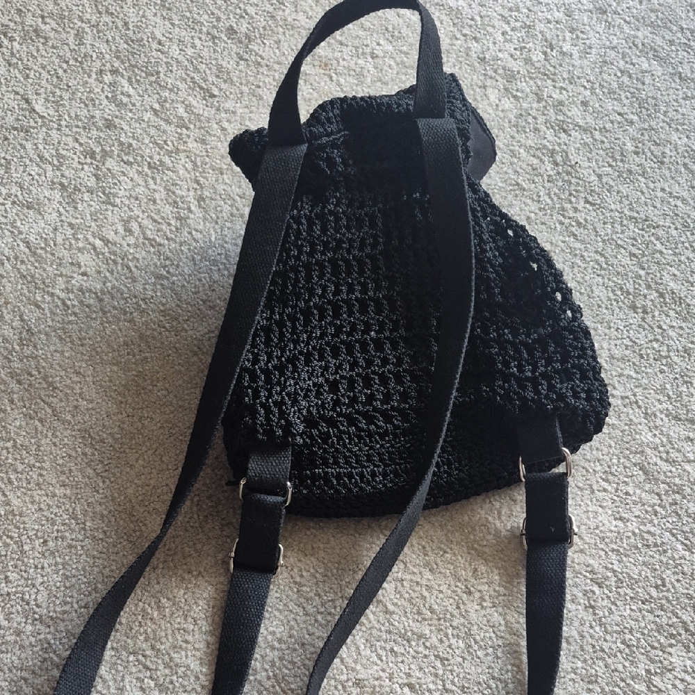 Mini Crochet Backpack - Picture 5 of 8